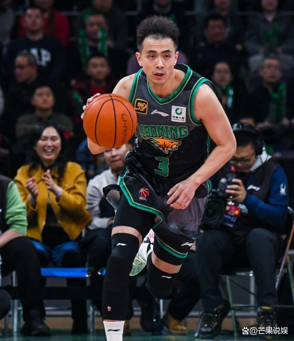 关于密尔沃基雄鹿发布备战花絮，今晚篮板制胜，CBA季后赛任务艰巨，更衣室氛围转暖的信息